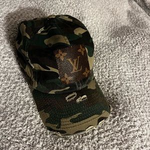New LV label hand sewn on marine camp print hat